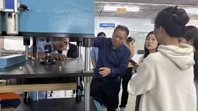 勁榮超聲波焊接機(jī)焊頭冷卻不良導(dǎo)致過熱損壞,為您提供一個(gè)維修方案